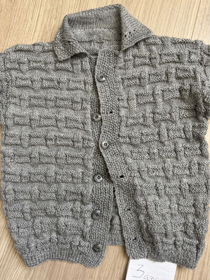 Gilet fait main 3 ans - photo numéro 2