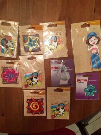 Lot n2 de 10 motifs thermocollants Neufs