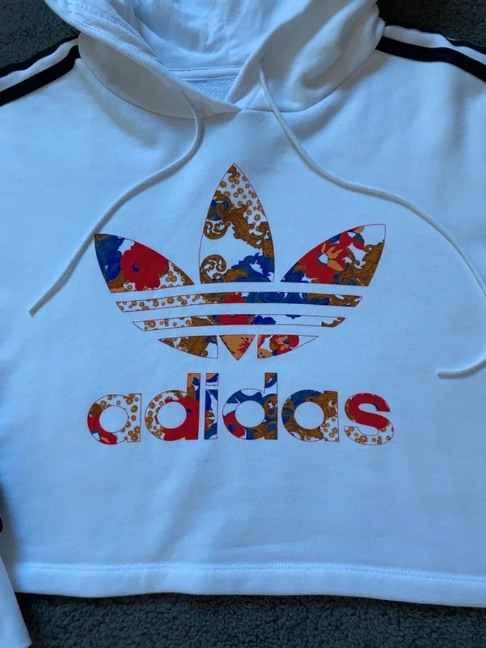 Sweat Adidas crop top blanc logo fleuri édition limitée -Taille 36 - photo numéro 2