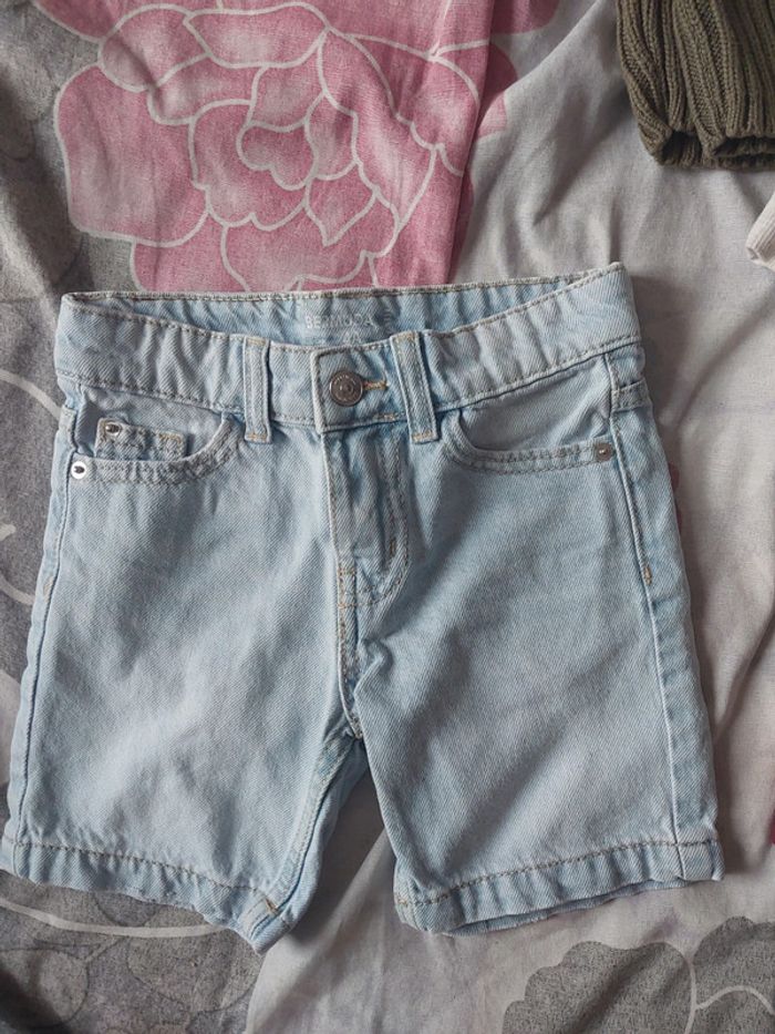 1 bermuda taille 4 ans