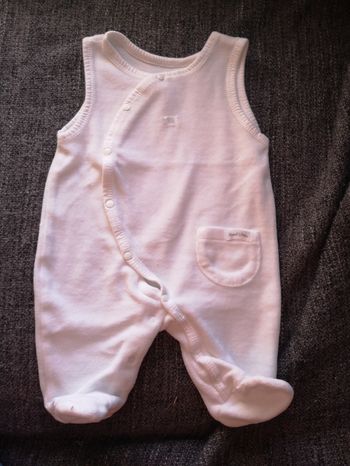 2 Pyjamas sans manches en velours taille 50cm.