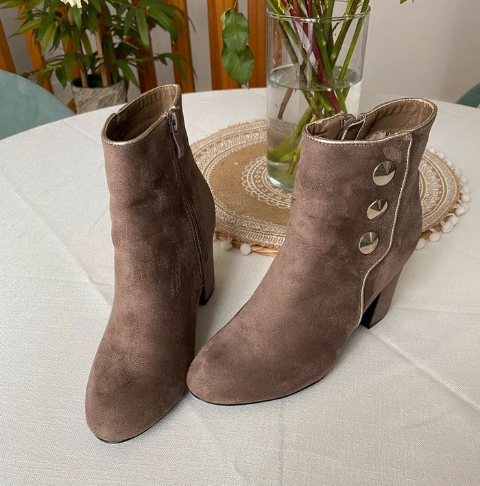 Très jolies bottines suédine 37 🌹 - photo numéro 2