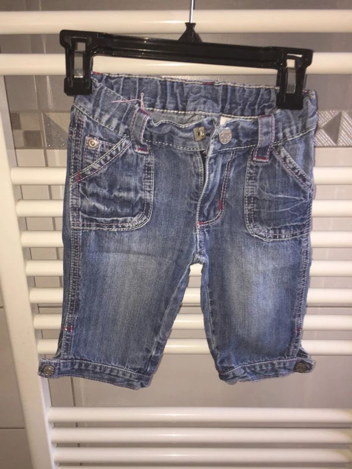 Bermuda jeans taille 2 ans en tbe à 3 euros