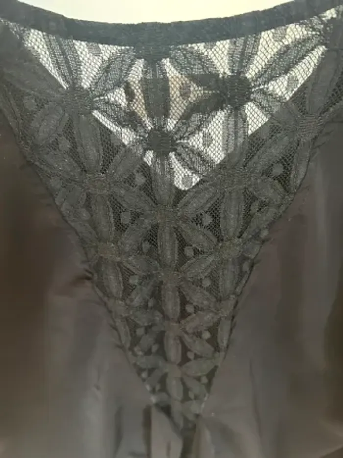 Blouse noire - photo numéro 3