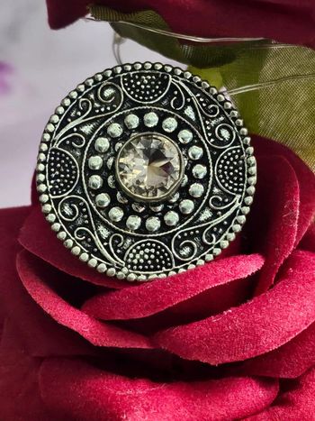 Bague avec sa plaque texturee en argent sterling 925 avec sa pierre morganite