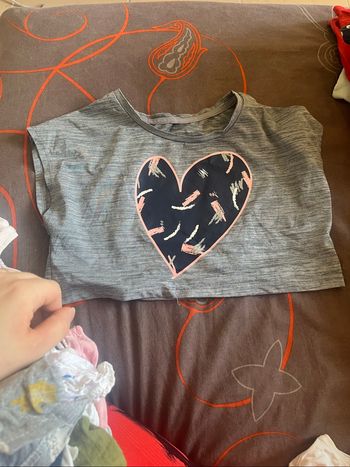 Tee shirt court