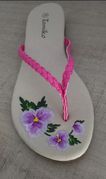 Tongs fantaisie NEUVES p39