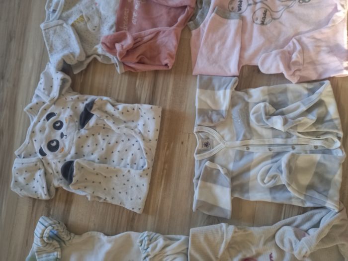 Lot 8 pyjamas 9M - photo numéro 4