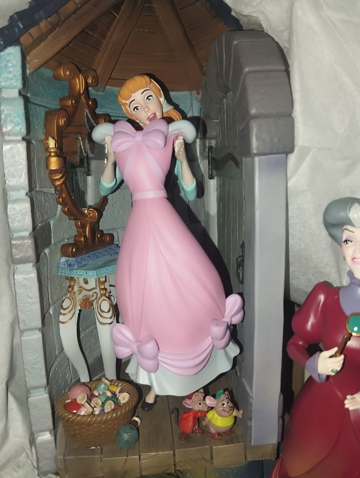 Figurine lumineuse Disney cendrillon  Steve Thompson - photo numéro 6