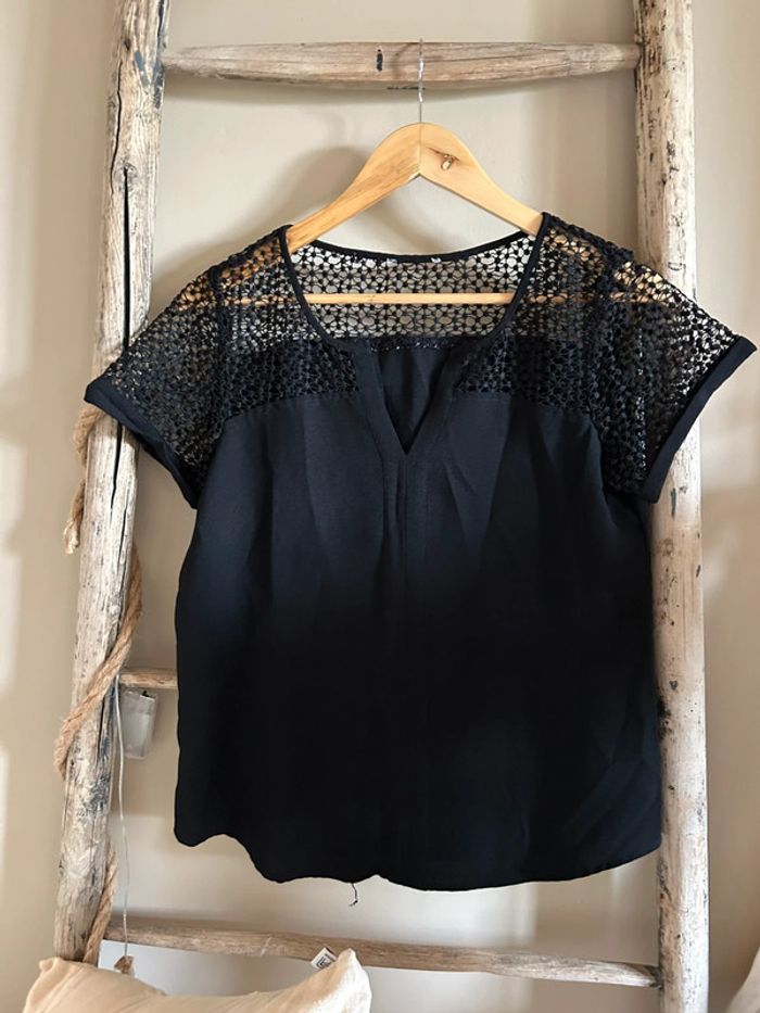 Haut blouse en dentelle