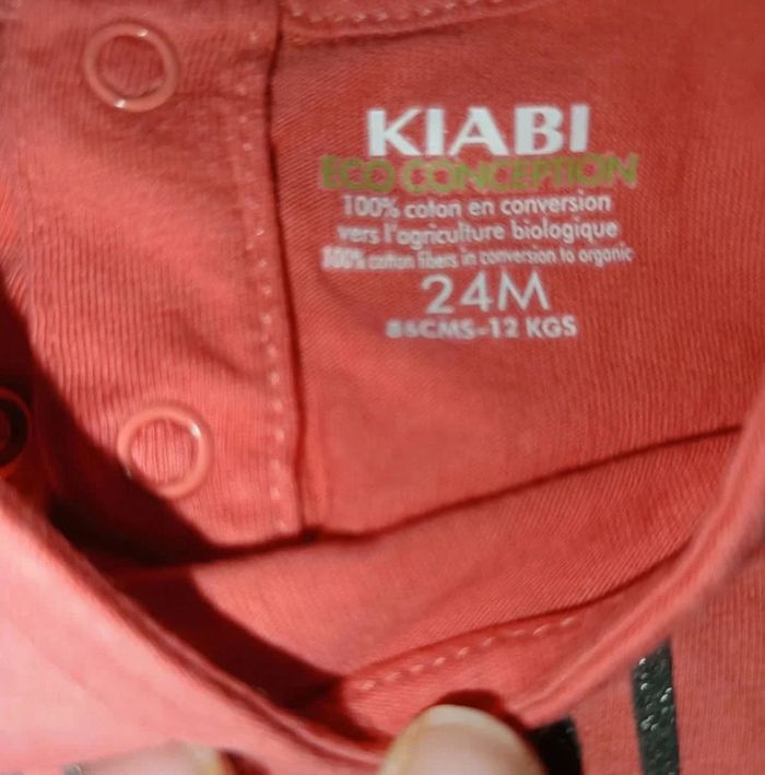 🌼 Tshirt manche longue Kiabi taille 24 mois 💚 - photo numéro 3