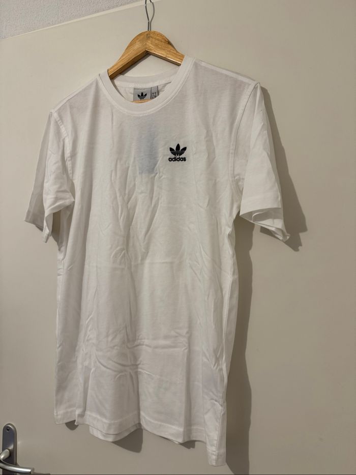 T-shirt Adidas blanc - Taille S - Neuf avec étiquette - photo numéro 2