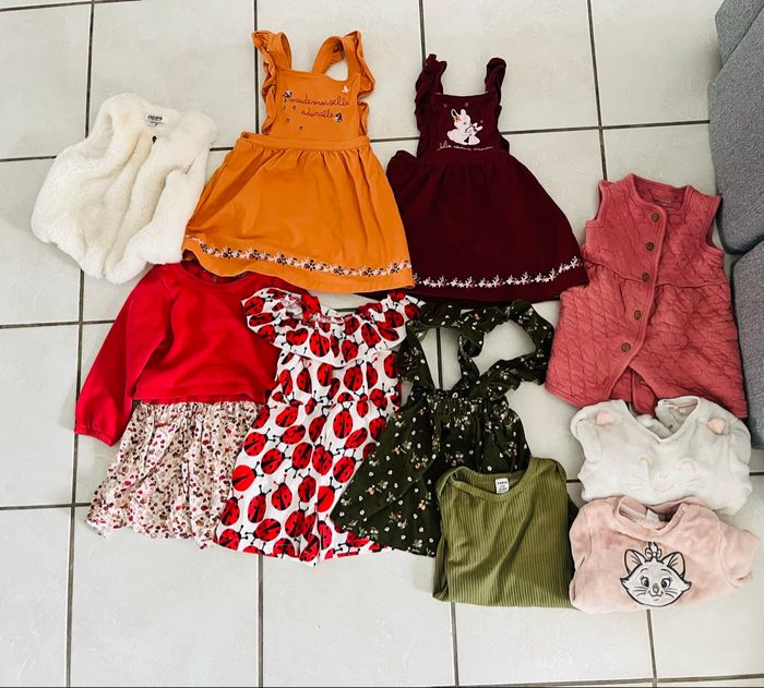 Lot vêtements fille 24 mois - photo numéro 2