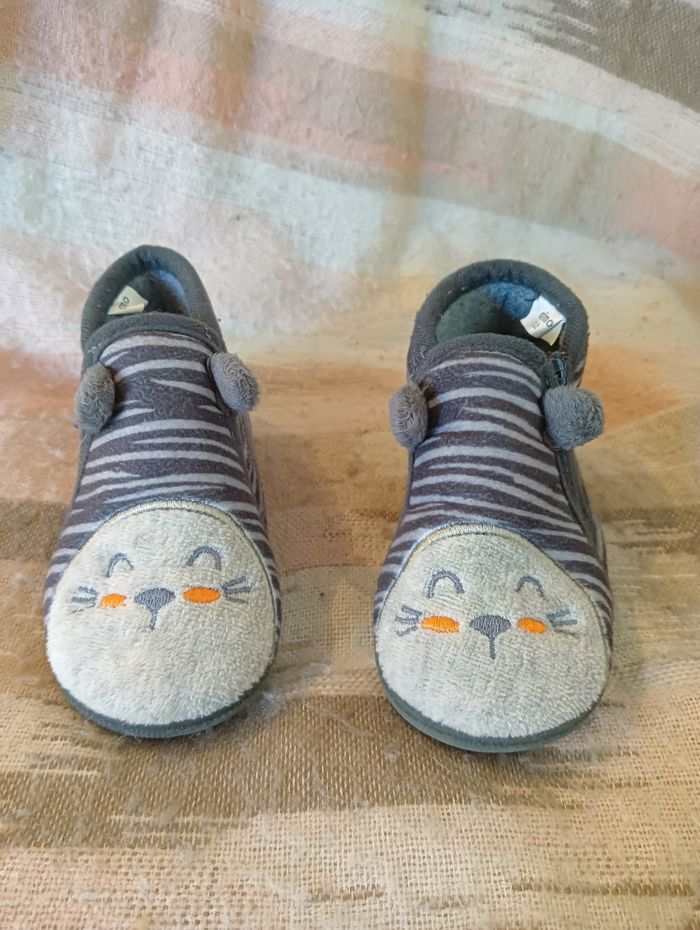 Chaussons pointure 22 - photo numéro 2