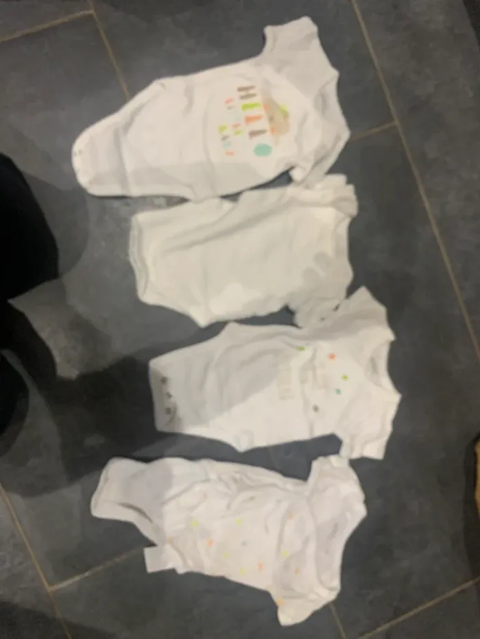 Lot de 33 vêtements 1 mois - photo numéro 2