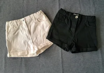 Lot 2 shorts Taille 10 Ans Com9