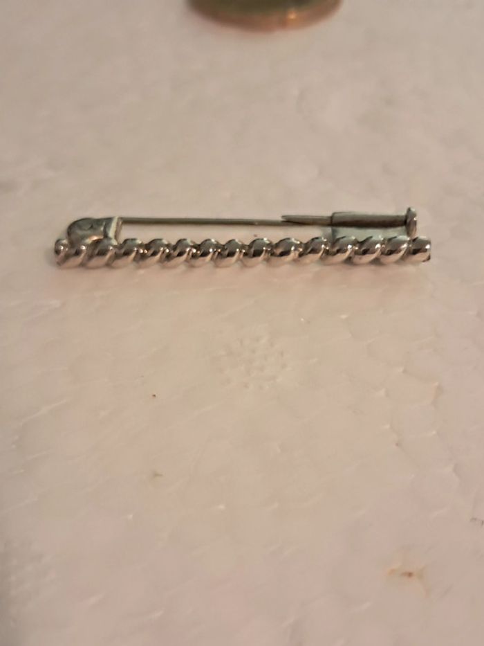 Adorable broche barette torsadée - photo numéro 3