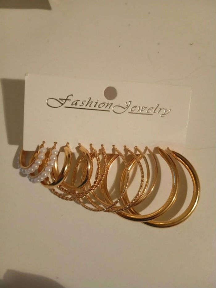 Lot de boucles d'oreilles