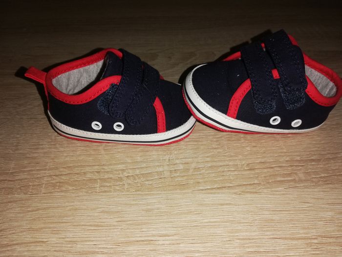 Lots de petite chaussures bébé - photo numéro 3