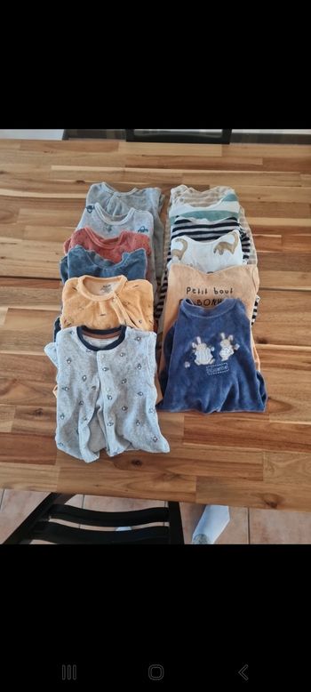 Pyjamas  6 mois