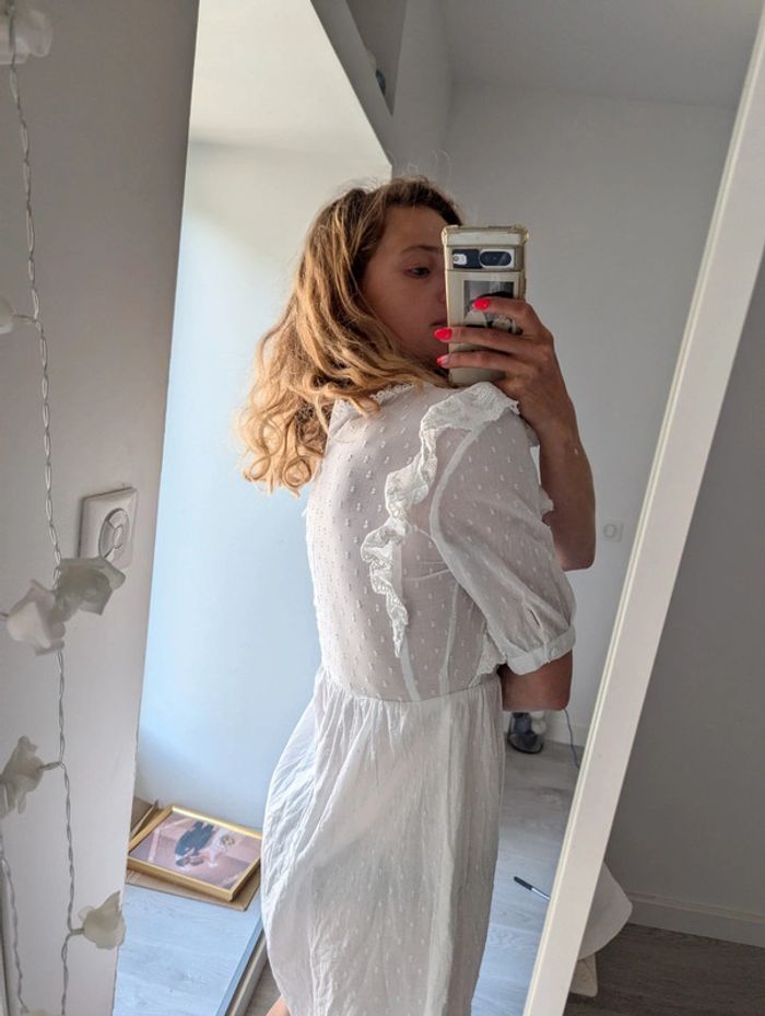 Robe mango blanche avec froufrous - photo numéro 4