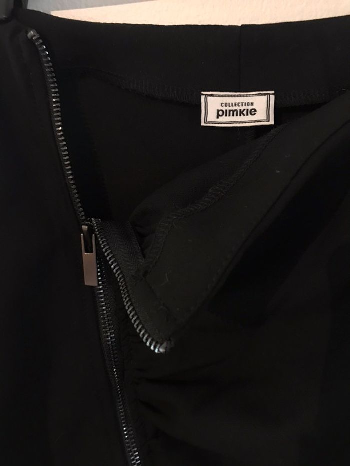 Jupe noire - photo numéro 3