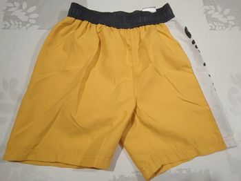 Short de bain T: 8 ans