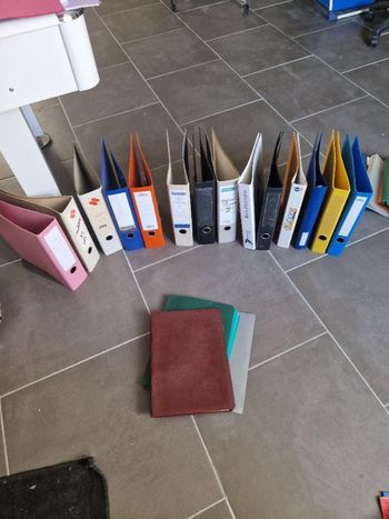 29 Classeurs (unité ou lot)