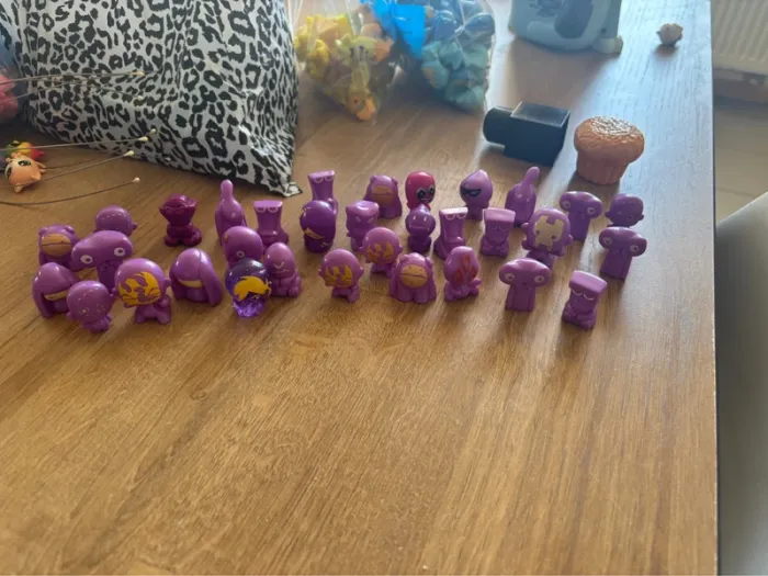 Lot de 29 gogo s violet
