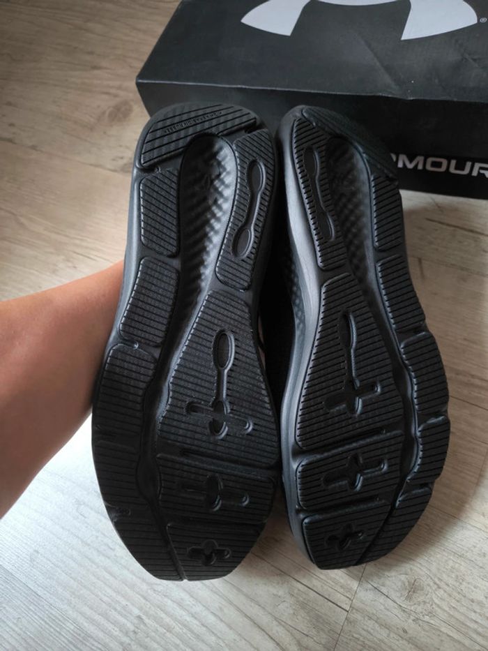 Basket under armour taille 47,5 UA charged pursuit 3 BL neuve - photo numéro 3