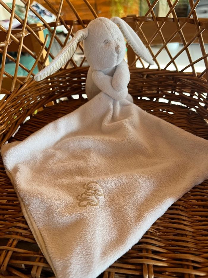 Doudou lapin mouchoir