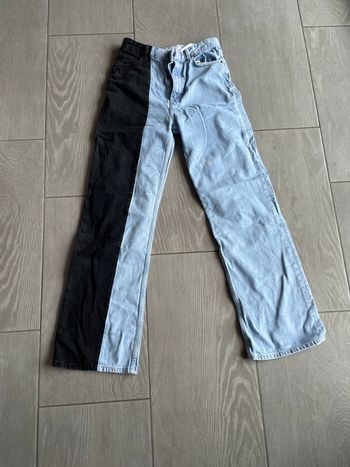 Jeans bleu à trou 