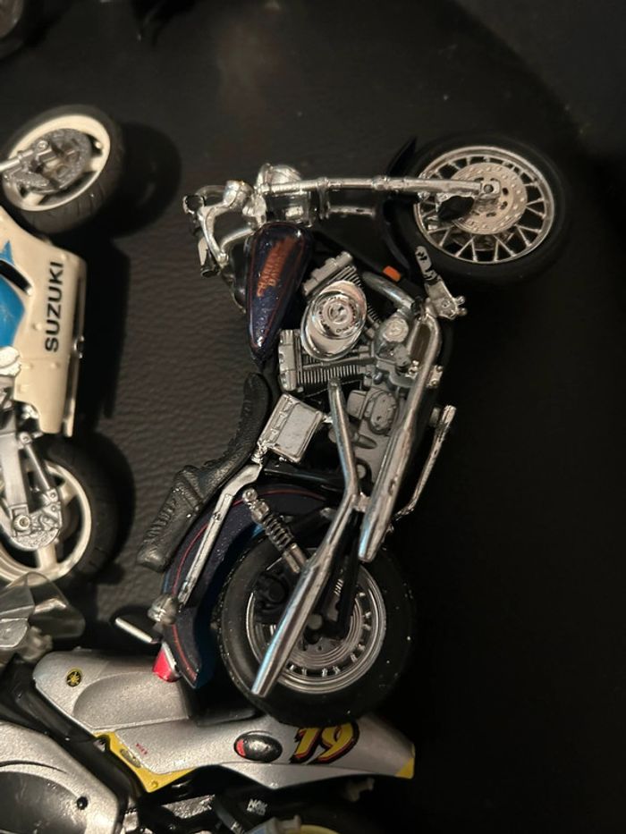 Lot de 12 motos - photo numéro 5