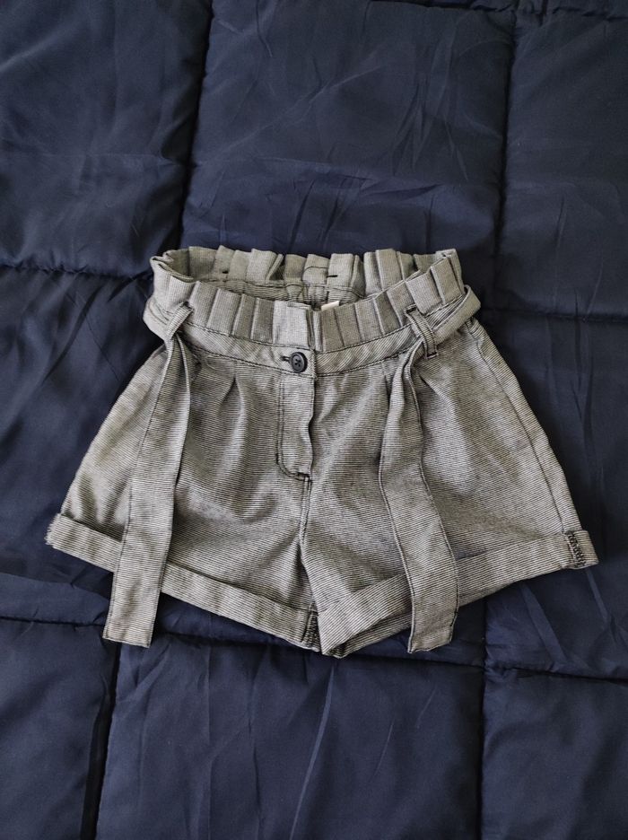 Short fille taille 5 ans