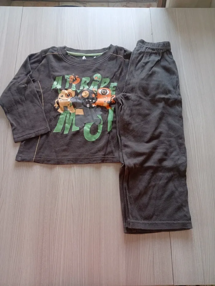 Pyjamas 2 pièces - photo numéro 2