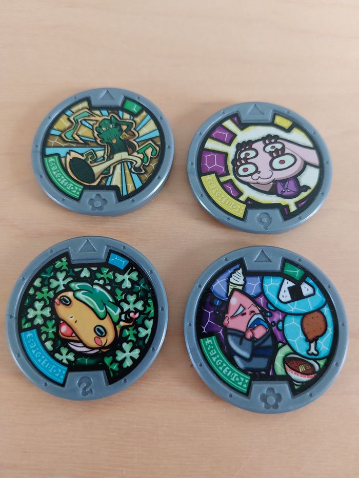 Lot de 4 médailles Yo-Kai Watch série 1