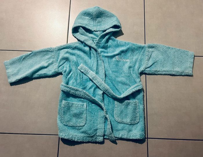 Peignoir de bain personnalisé prénom Nolan bleu turquoise