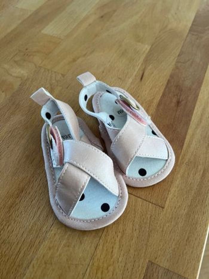 Sandales neuves 3/6mois