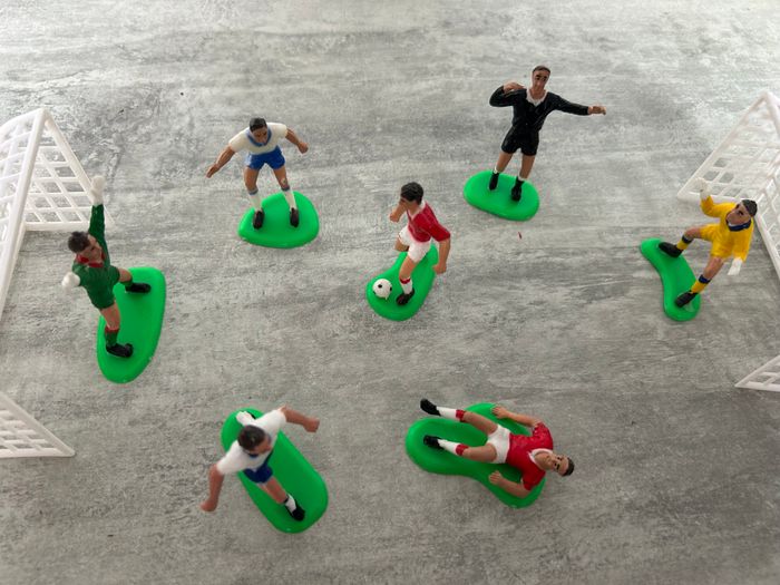 personnages et cage de football jeu ou décoration gâteau - photo numéro 2
