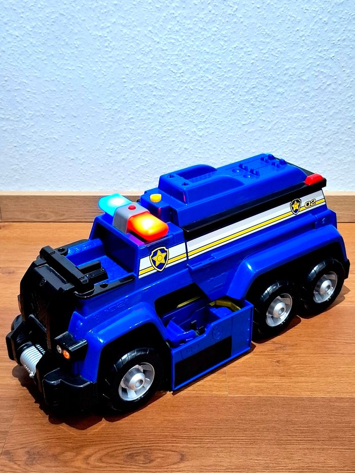 Camion géant Pat’ Patrouille – PAW Patrol – méga véhicule de police + 2 mini‑véhicules (2 motos)