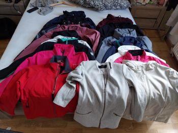 Vestes pour femmes  lot ou par pièces