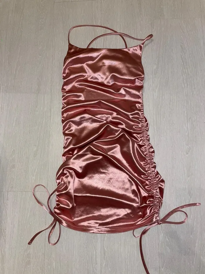 Robe effet satin rose - photo numéro 4