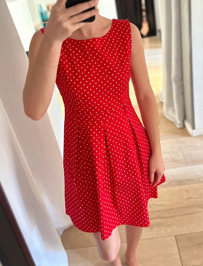 Robe courte rouge à pois - photo numéro 2