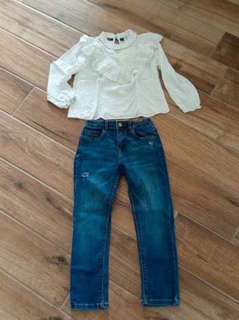 Ensemble 6 ans. Jean slim+ blouse détail broderie anglaise