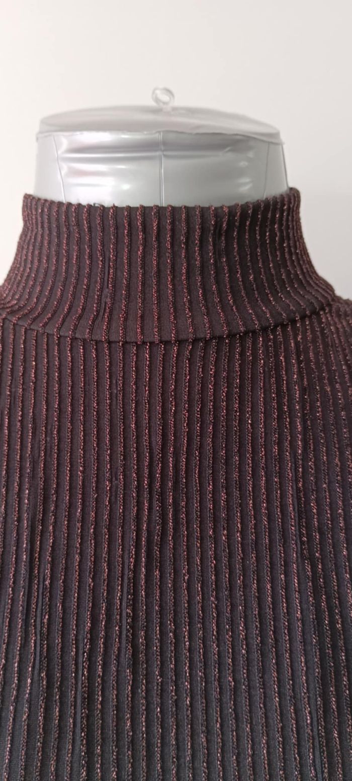 Top Haut T-shirt noir cuivré sans manches "Kiabi" Taille S - photo numéro 3