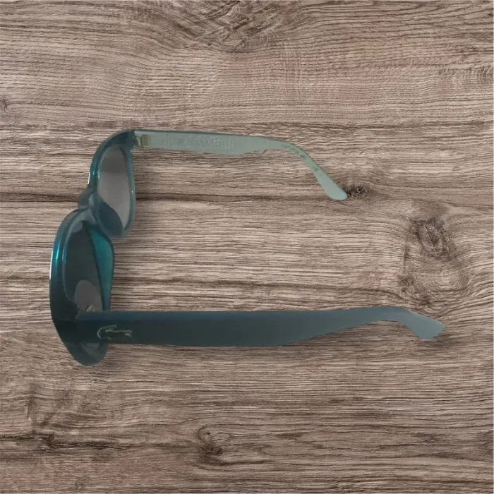 Lunette de soleil - photo numéro 3