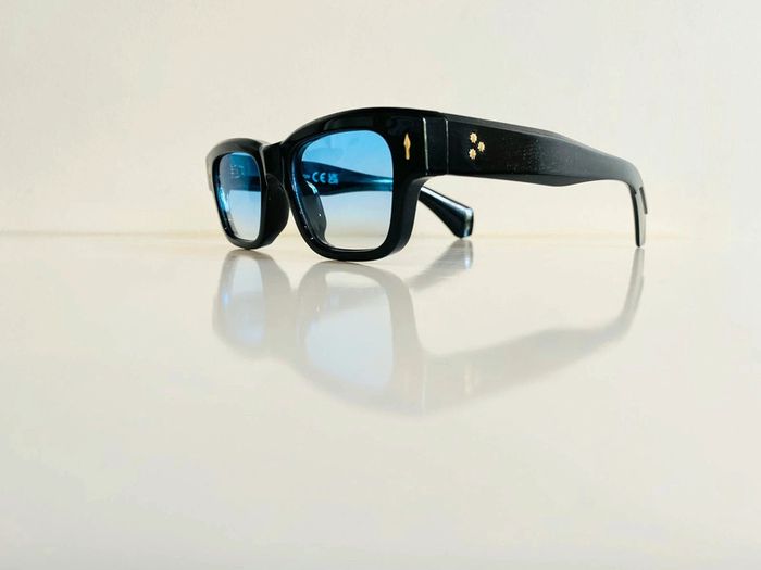 Lunette de soleil mixte noire verres bleus dégradés UV protection catégorie 1 - photo numéro 11