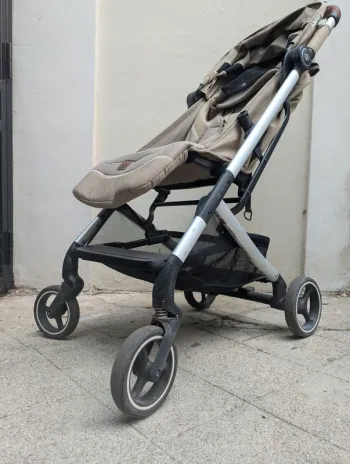 Poussette compacte gb Qbit+ All-City beige – pliable, légère, urbaine