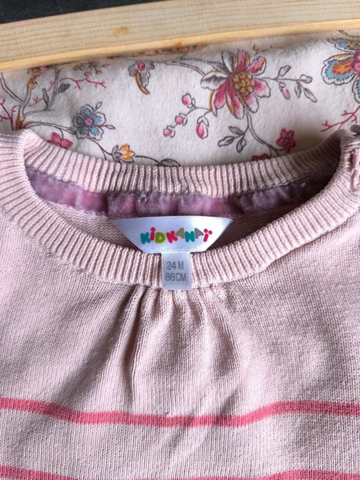 Pull fin taille 2 ans en très bon état - photo numéro 2