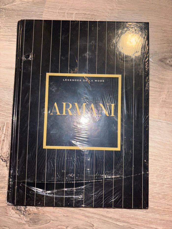Livre légende de la mode armani
